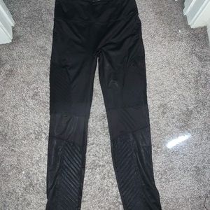 Black, rigged elastic leggings